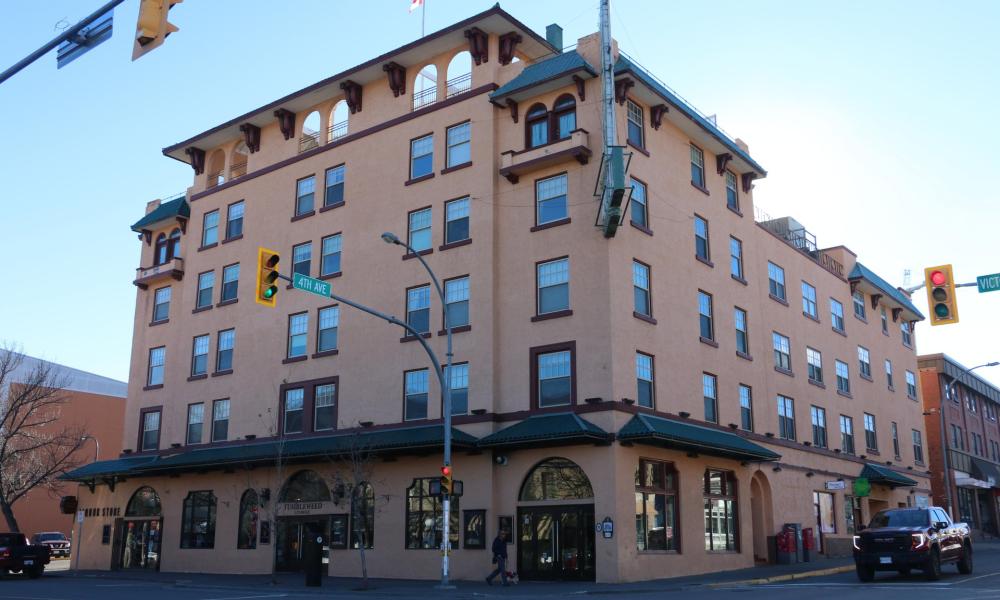 beige multi-story hotel